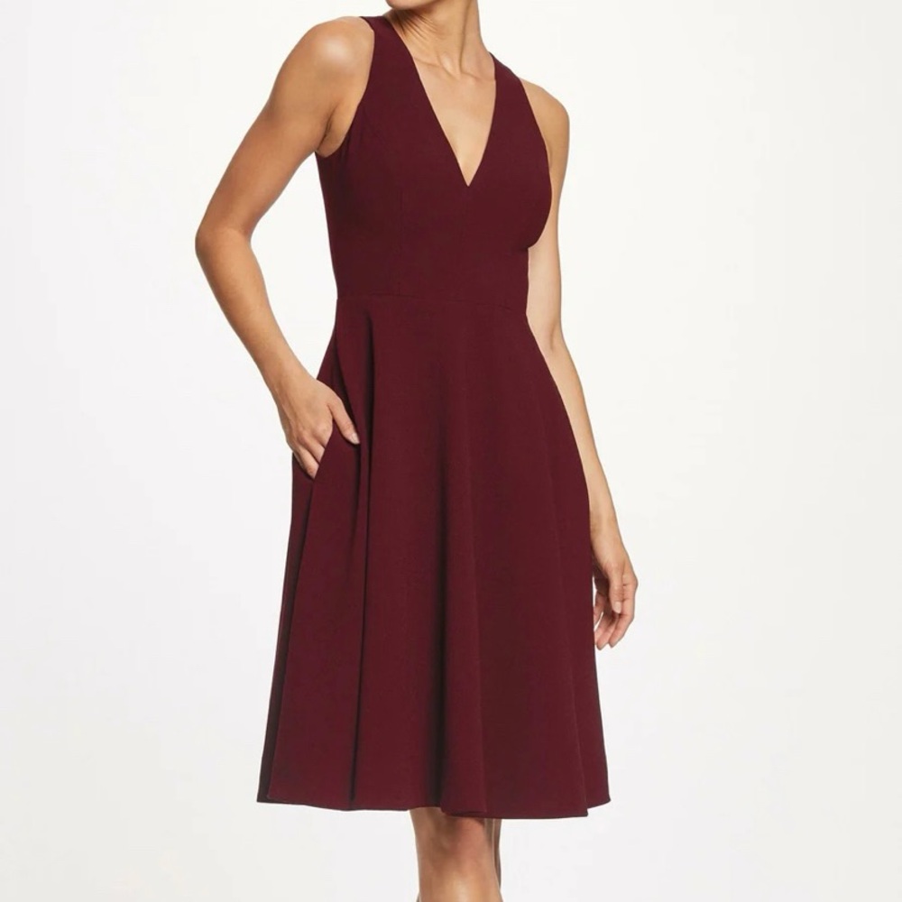 “The Catalina”, Elegant Burgundy Sleeveless Dress